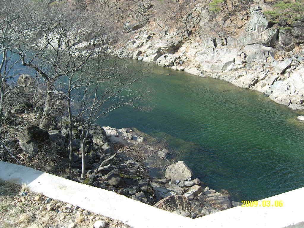 용유담 이미지
