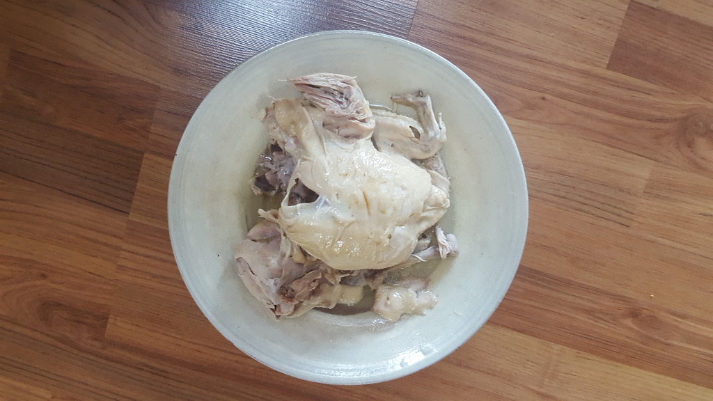 황칠백숙 이미지