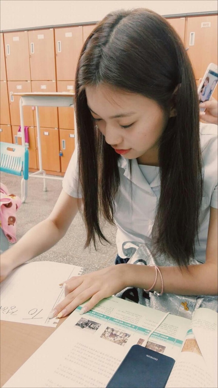 [고르기] 뭔가 더 떨릴 것 같은 상황 고르기 | 인스티즈