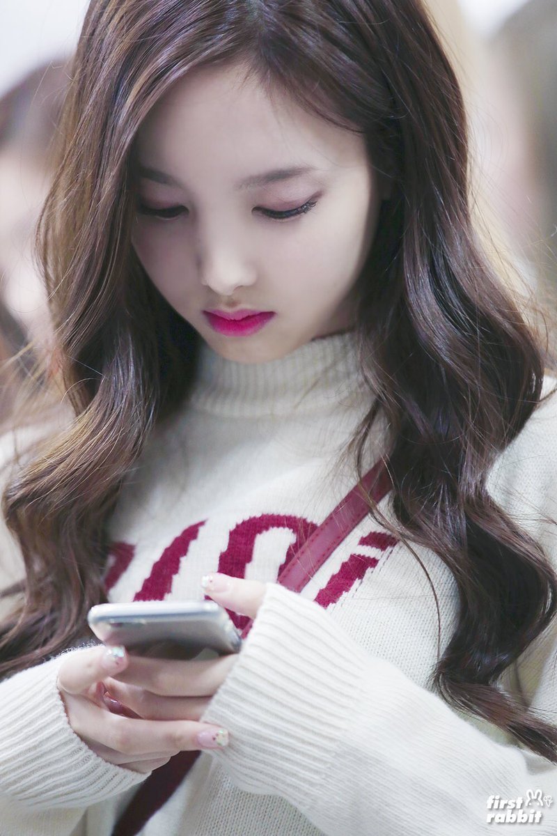 [트와이스] 서열9위 토끼언니 맏내 나연 짤들.jpg | 인스티즈