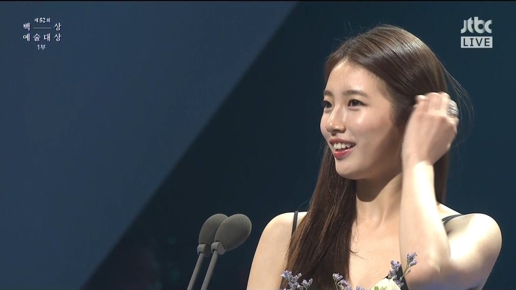 백상예술대상에서 수지 | 인스티즈