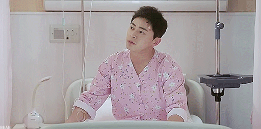 여주가 교정브라자 사다준다는 말에 기대하는 안흔한 남주 눈빛.gif | 인스티즈