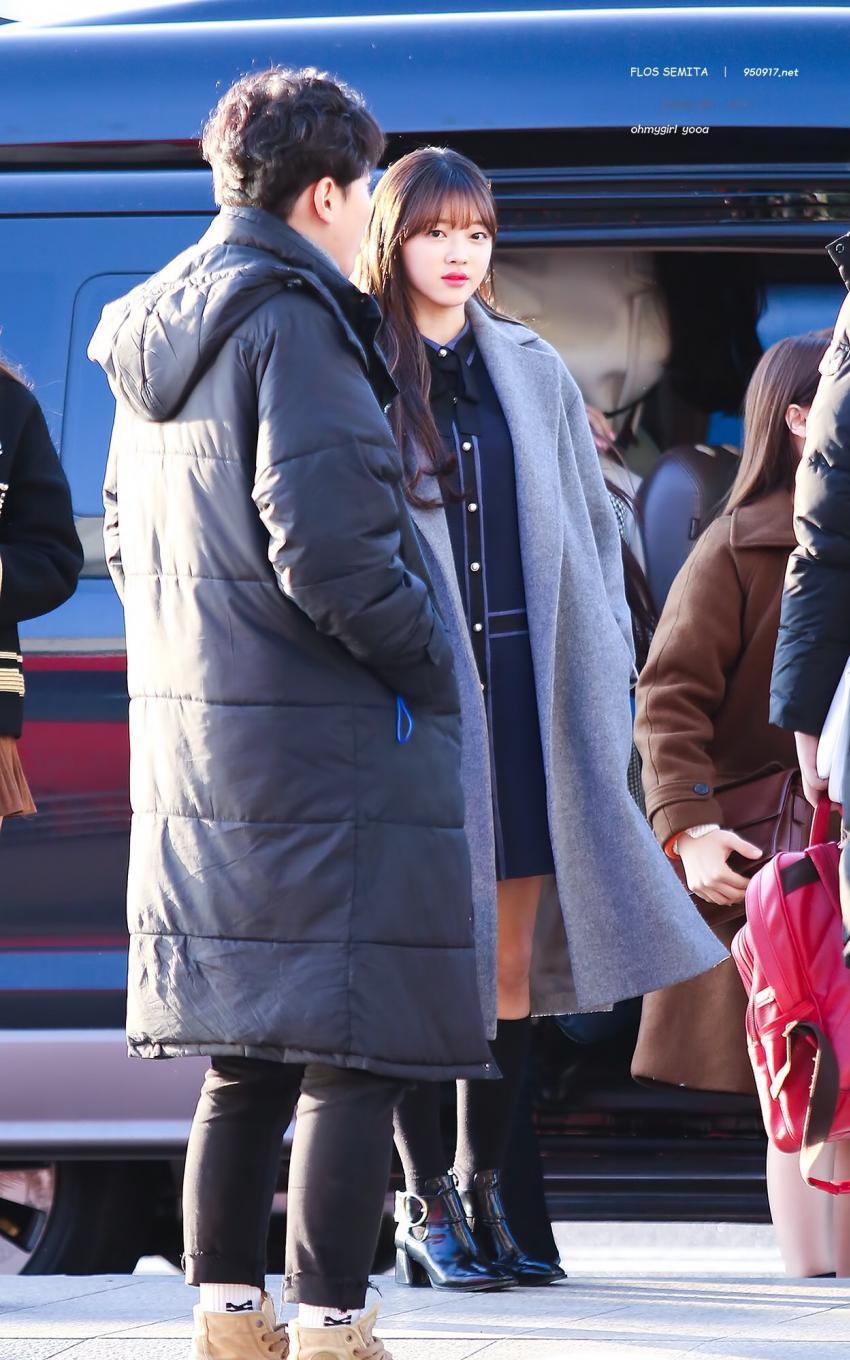 오늘자 오마이걸 인천공항 일본 출국 사진.JPG | 인스티즈