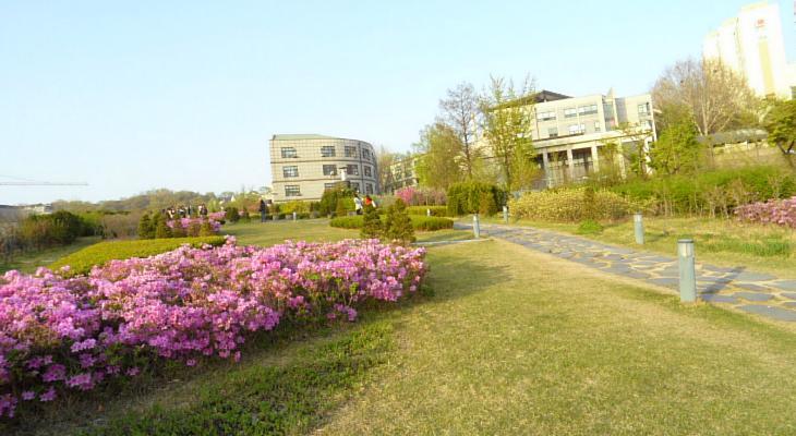 1학기 개강 VS 2학기 개강 // 여시들이 더 좋아하는 느낌은? | 인스티즈