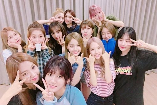 2017 기대주 걸그룹 구구단 vs 우주소녀 .jpg | 인스티즈