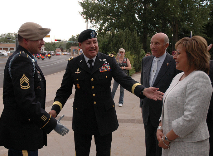 군인을 외롭게 만들지 않는 나라 | 인스티즈