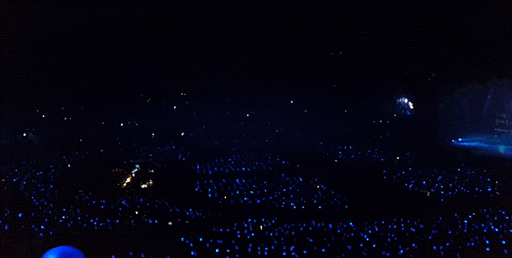 젝스키스 콘서트 관객석.gif | 인스티즈