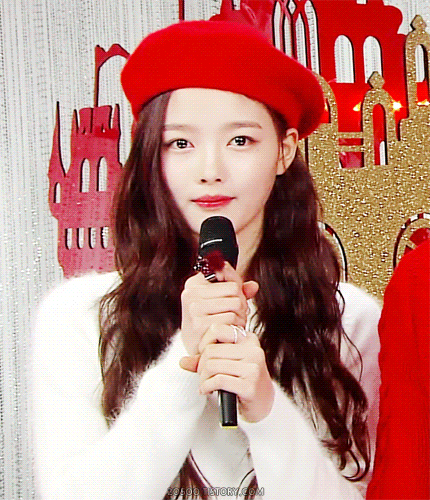 모자 쓴 김유정.gif | 인스티즈