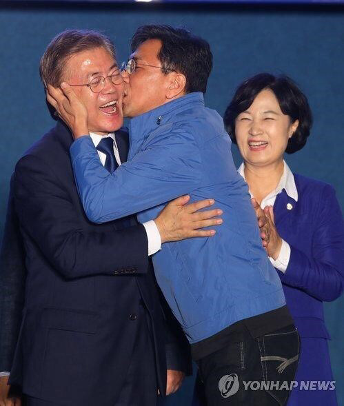 어제자 광화문광장 취객 난입;, | 인스티즈