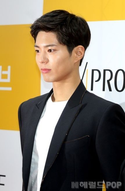 박보검 오늘자 명동에서 기사 사진.jpg | 인스티즈