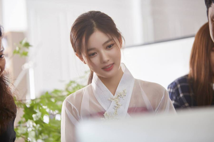 애기때부터 전국민이 성장과정을 지켜봐온 여자 연예인 | 인스티즈