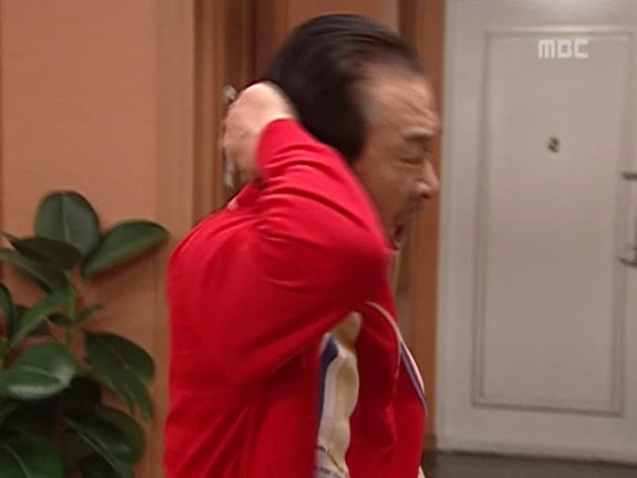 [거침없이하이킥] 장난감으로 싸우는 박해미랑 민용이 ㅋㅋㅋㅋㅋㅋ.jpg | 인스티즈
