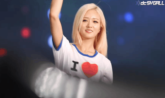 무대 위 윤보미 | 인스티즈