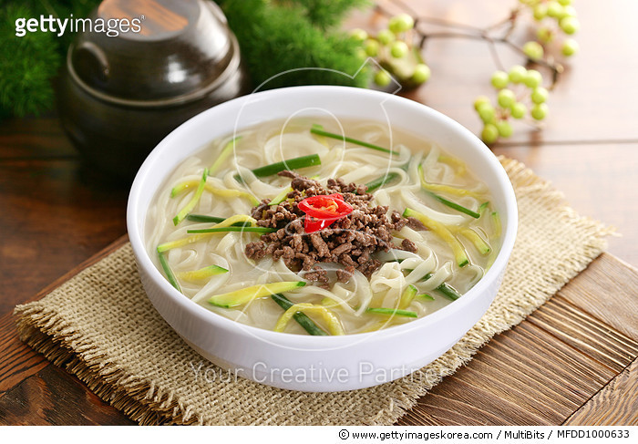 칼국수 vs (쫄깃쫄깃 말캉말캉한 매력) 수제비 (후루룩 먹는 면의 묘미) | 인스티즈