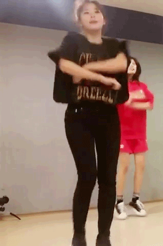 코믹한 춤도 느낌있게 소화하는 슬기.gif | 인스티즈