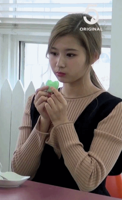 일본녀 VS 대만녀 VS 한국녀 먹방. gif | 인스티즈