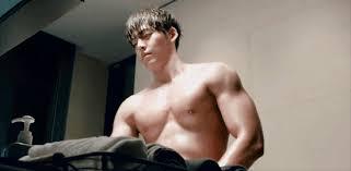 김우빈 덩치 수준.JPG | 인스티즈