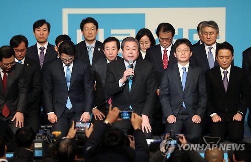 이 사람들이 무릎을 꿇은 이유는.jpg | 인스티즈