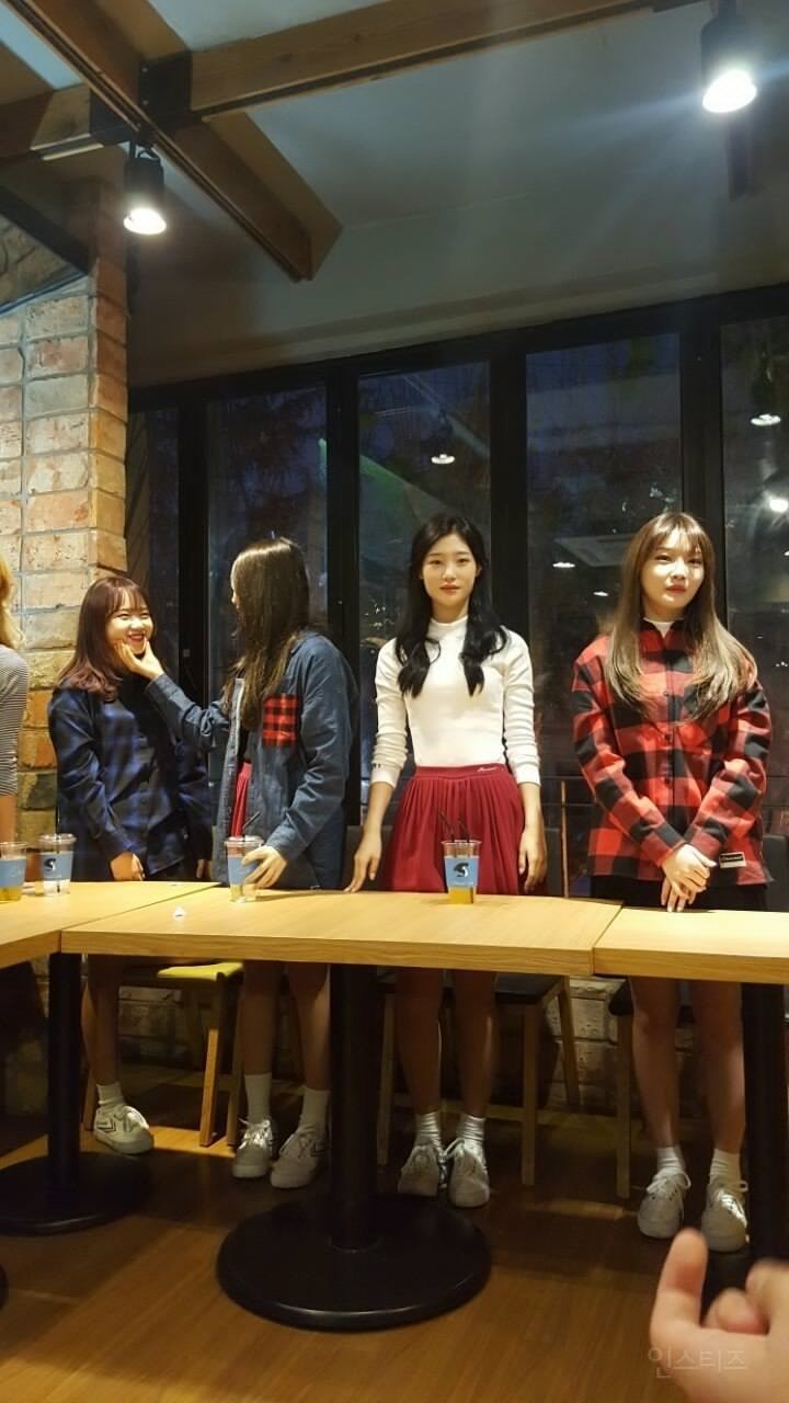 볼따구 털리는 아이오아이 최유정.gif | 인스티즈