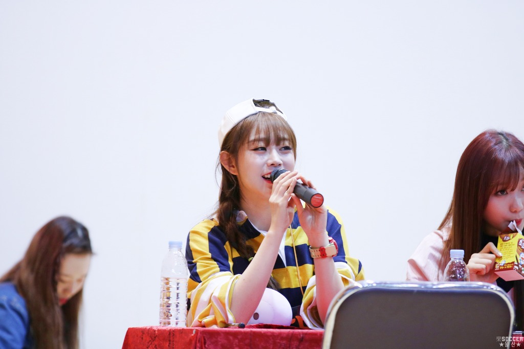 170319 러블리즈 부산사인회 서지수 직찍.jpg | 인스티즈