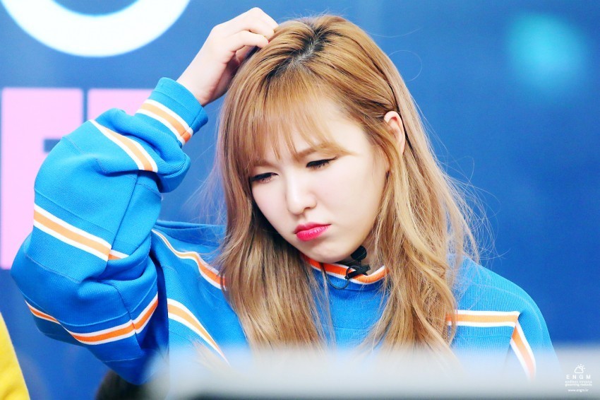 시무룩한 레드벨벳 웬디(완무룩).JPG | 인스티즈