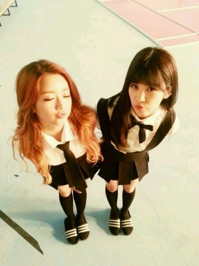 박초롱&윤보미 | 인스티즈