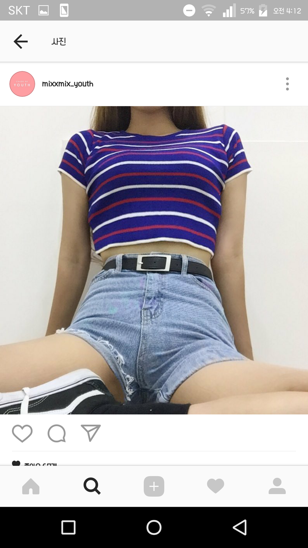 로리가 의심되는 한 쇼핑몰의 포즈 | 인스티즈