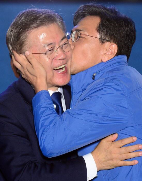 어제자 광화문광장 취객 난입;, | 인스티즈