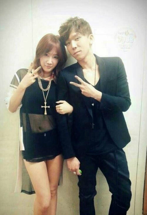 친오빠 친남동생이랑 같이 사진찍을때 신체 접촉 허용 범위는? | 인스티즈