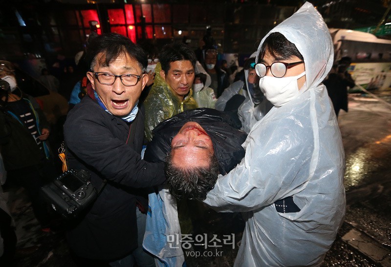 오늘자 적나라한 광화문 과잉진압 현장사진 | 인스티즈