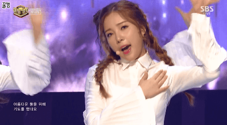 오늘자 에이프릴 윤채경 | 인스티즈