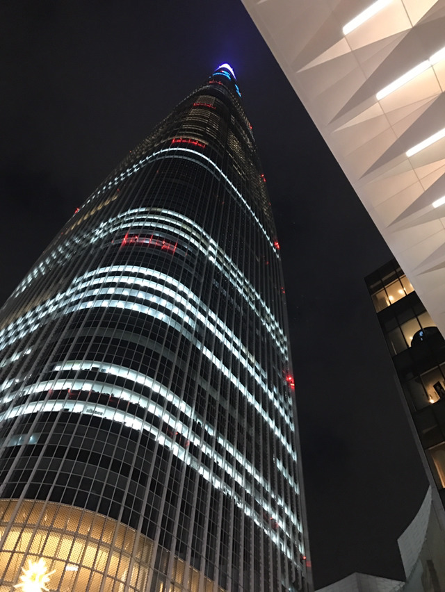 크리스마스트리와 롯데월드타워 | 인스티즈