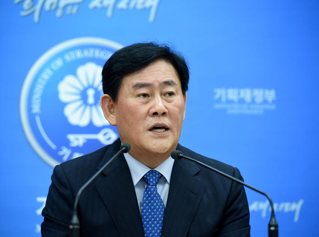 박근혜 특검법 가결에 기권도 아니고 반대표 던진 10명 이라네요 | 인스티즈