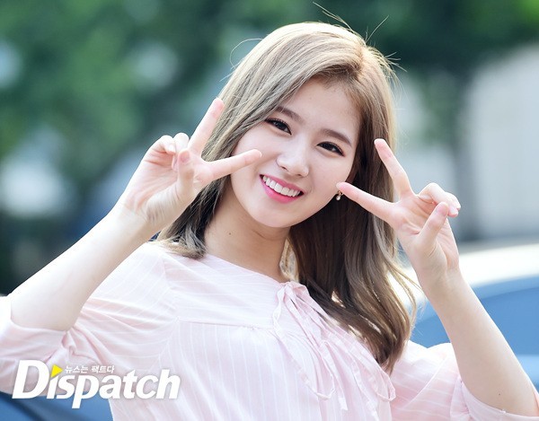 트와이스 사나 뮤직뱅크 출근길 기사사진 모음 | 인스티즈