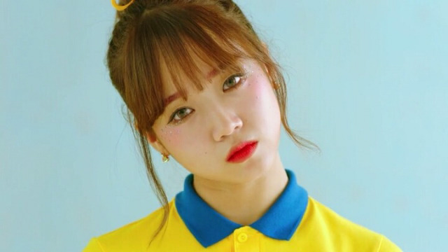 레드벨벳 러시안룰렛 뮤비와매우비슷하다는소리듣고 있는 아이오아이 신곡뮤비 .jpg | 인스티즈