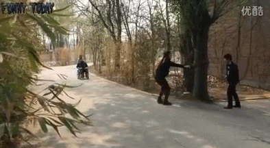 휠체어 탄 장애인에게 기적이 일어났습니다 .gif | 인스티즈