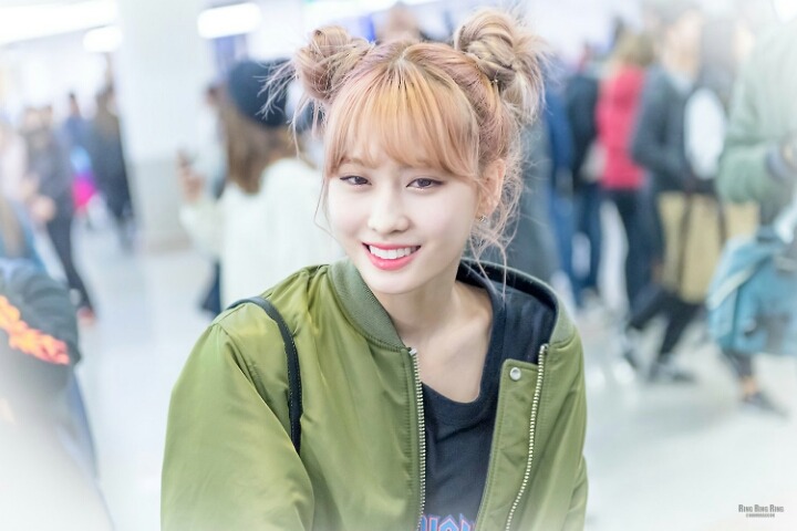 [트와이스] 진짜 귀여운 김포 공항에서 모모 | 인스티즈