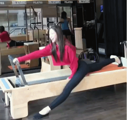 [에이핑크] 손나은 유연성 다리찢기.gif | 인스티즈