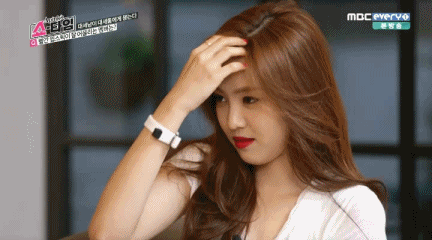 머리 넘기는 손나은 ㄷㄷ.gif | 인스티즈
