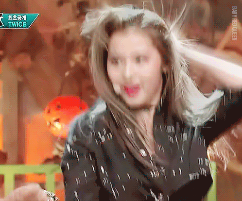 우아하게 시절 트와이스 사나.jpgif | 인스티즈