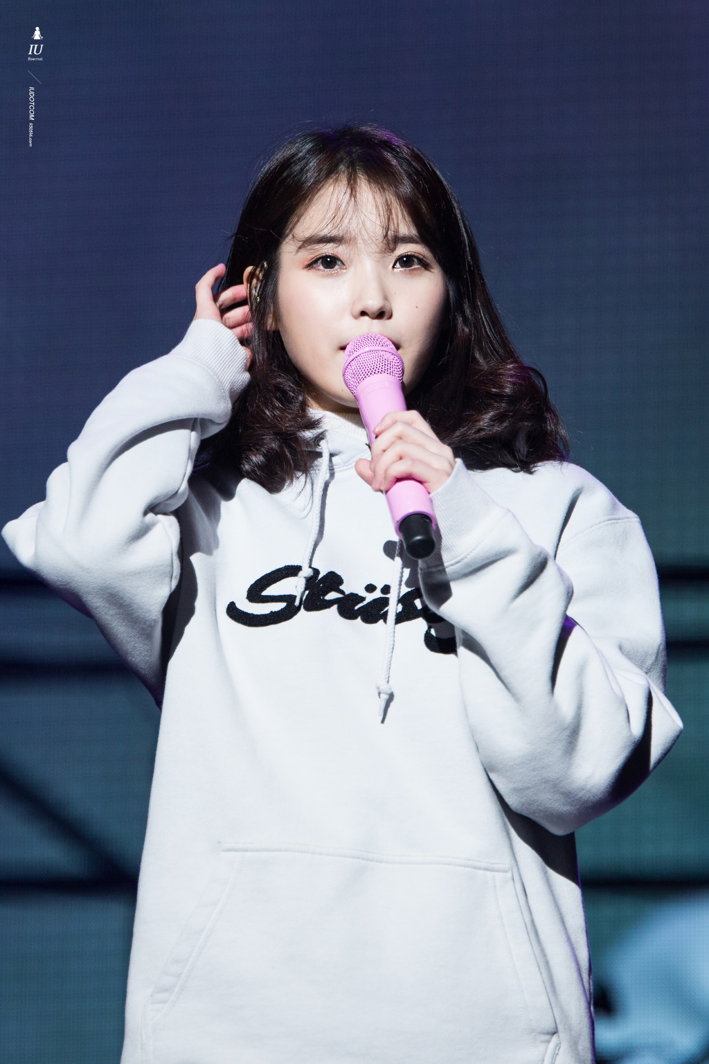 귀엽고 이쁜데 섹시하기까지한 아이유.jpgif | 인스티즈