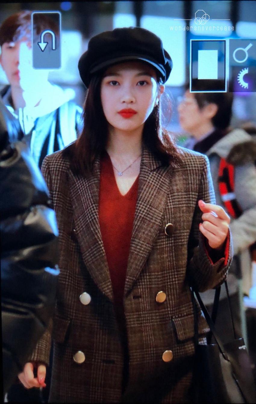 오전에 따숩게 옷 챙겨입고 출국한 레드벨벳 공항 프리뷰 | 인스티즈