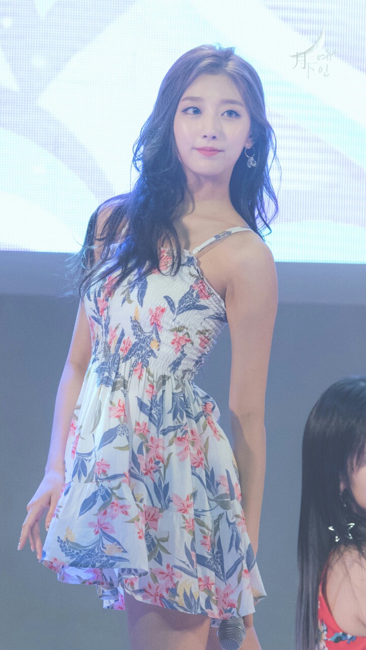 갈수록 예뻐지는 러블리즈 막내 정예인 | 인스티즈