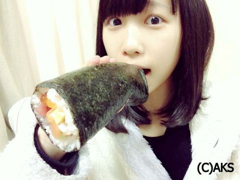 섬나라 처자들의 김밥먹는법.JPG | 인스티즈