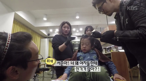 유치원에서 여자아이들한테 인기 많은 서준이 ㅋㅋ | 인스티즈