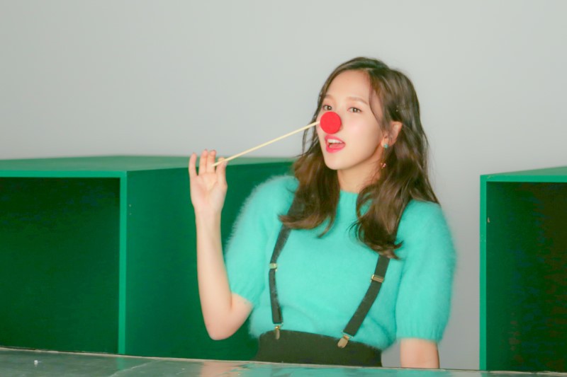 트와이스 리패키지 앨범 재킷 촬영 비하인드 사진 | 인스티즈