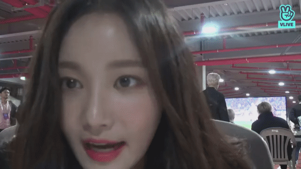 슈퍼 마리오 게임하는 연우의 미모 확대 | 인스티즈