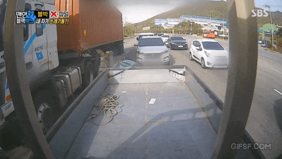 양심없는 트럭기사.GIF | 인스티즈
