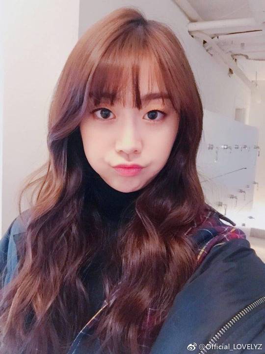 러블리즈 지수는 앞머리를 덮은게 낫다 vs 깐게 낫다 | 인스티즈