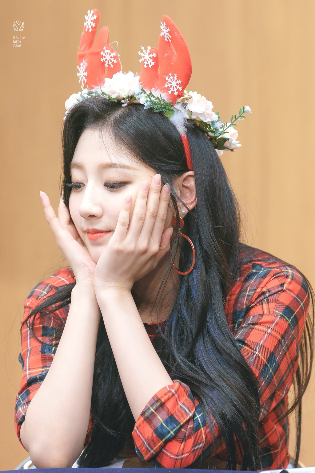 [러블리즈] 친구들이 삼겹살 먹으러 가자고 연락이 와서 예인이 | 인스티즈